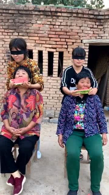 村里吃瓜奶奶,村里吃瓜奶奶的趣事连连