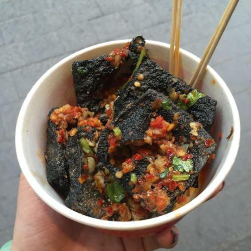 诸暨吃瓜臭豆腐