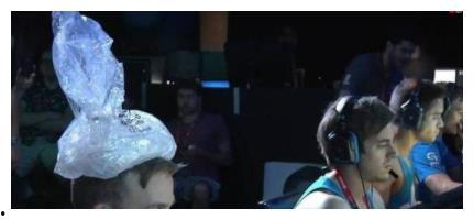 在线直播搞笑吃瓜图片,笑料横生！直播平台搞笑吃瓜图集大赏