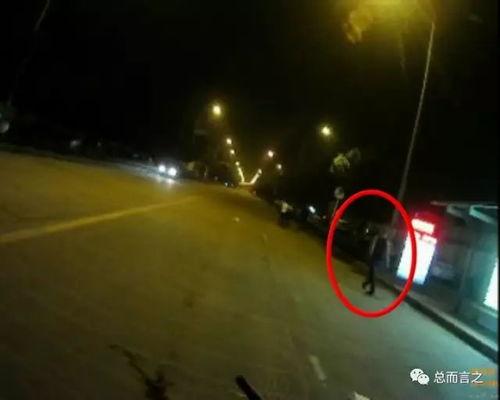 车祸假装吃瓜,围观群众化身“吃瓜群众”，揭秘事故真相