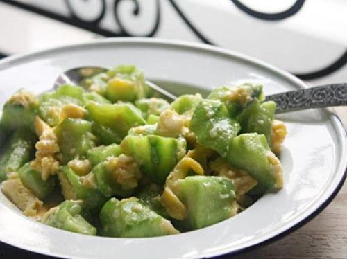 三心吃瓜,揭秘娱乐圈背后的甜蜜与苦涩