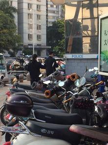 电摩吃瓜,揭秘电动车界的趣味生活