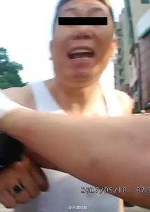 逆行女士吃瓜,一场意外的吃瓜盛宴