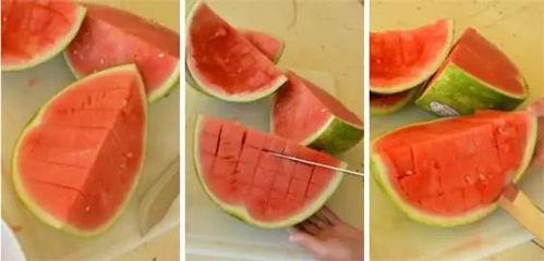 接小孩吃瓜,接小孩放学途中共享美味瓜果